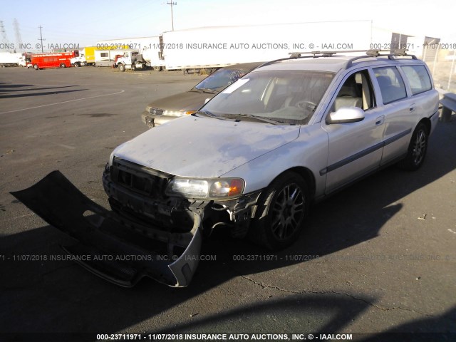 YV1SW53D011006731 - 2001 VOLVO V70 T5 TURBO SILVER photo 2