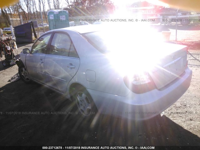 4T1BF32K73U547279 - 2003 TOYOTA CAMRY LE/XLE/SE SILVER photo 3