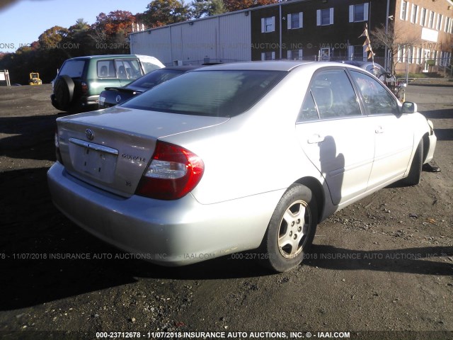 4T1BF32K73U547279 - 2003 TOYOTA CAMRY LE/XLE/SE SILVER photo 4