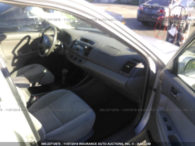 4T1BF32K73U547279 - 2003 TOYOTA CAMRY LE/XLE/SE SILVER photo 5