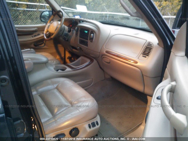 5LMRU27L6WLJ53988 - 1998 LINCOLN NAVIGATOR Қара фото 5