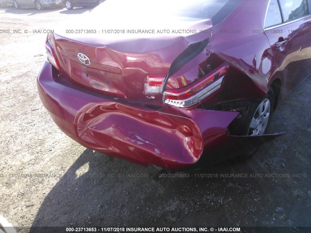 4T1BF3EK2BU731975 - 2011 TOYOTA CAMRY SE/LE/XLE RED photo 6