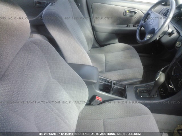 4T1BF22KXYU098696 - 2000 TOYOTA CAMRY LE/XLE SILVER photo 5