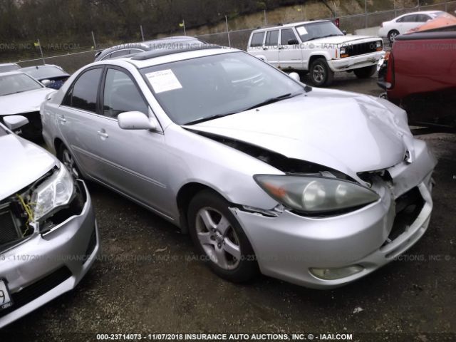 4T1BE32K43U641574 - 2003 TOYOTA CAMRY LE/XLE/SE SILVER photo 1