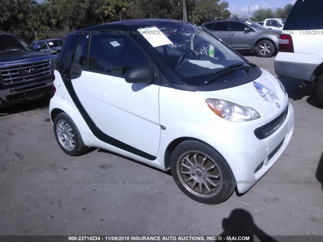 WMEEJ3BA7BK445015 - 2011 SMART FORTWO PURE/PASSION WHITE photo 1