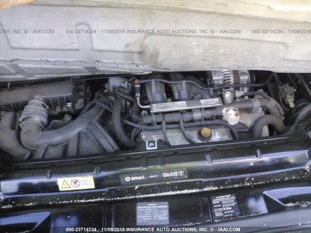 WMEEJ3BA7BK445015 - 2011 SMART FORTWO PURE/PASSION WHITE photo 10