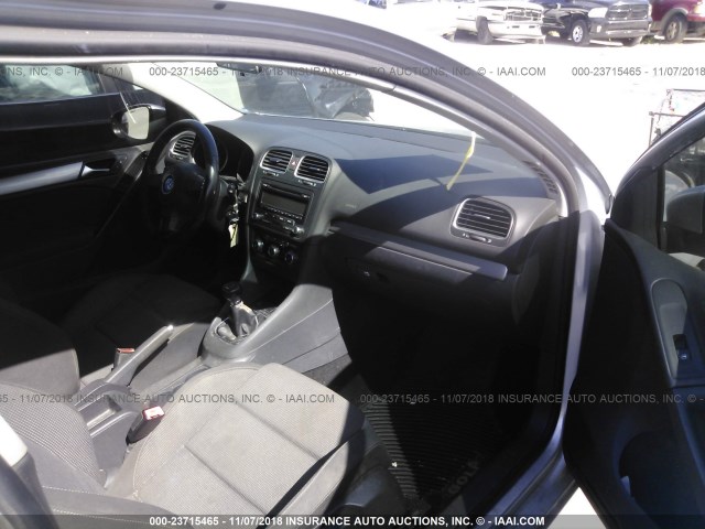 WVWAA7AJ7BW042327 - 2011 VOLKSWAGEN GOLF SILVER photo 5
