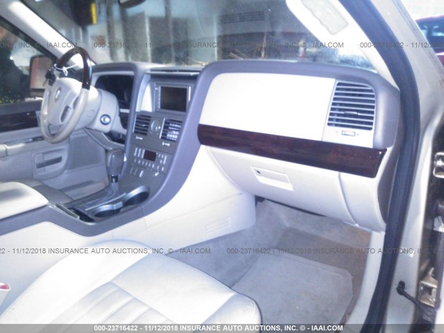5LMEU68H24ZJ02577 - 2004 LINCOLN AVIATOR 米色 照片 5