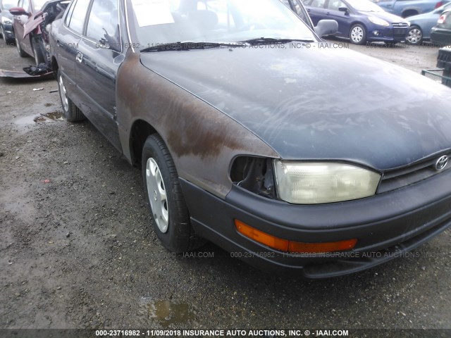 4T1SK11E5NU119452 - 1992 TOYOTA CAMRY DLX 绿色 照片 6