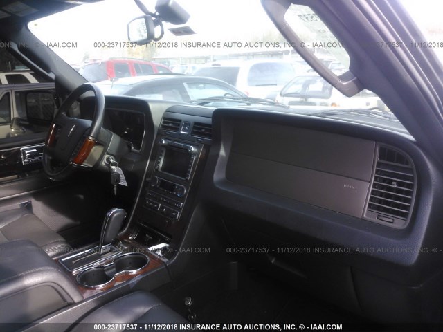 5LMJJ2H57BEJ05100 - 2011 LINCOLN NAVIGATOR Қара фото 5