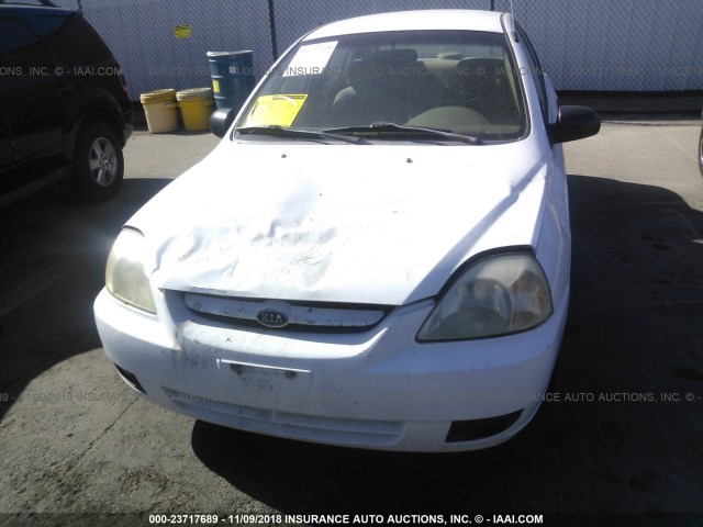 KNADC125836221710 - 2003 KIA RIO WHITE photo 6