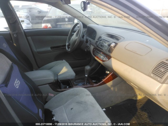 JTDBE30K920131329 - 2002 TOYOTA CAMRY LE/XLE/SE BURGUNDY photo 5