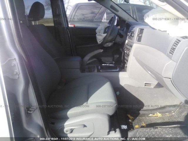1J8GR48K97C676899 - 2007 JEEP GRAND CHEROKEE LAREDO/COLUMBIA/FREEDOM 银色 照片 5