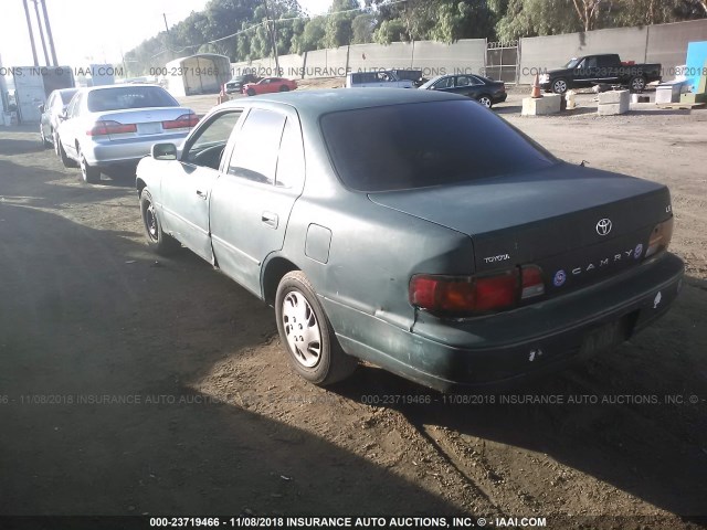 JT2BG12K1T0403538 - 1996 TOYOTA CAMRY DX/LE/XLE GREEN photo 3