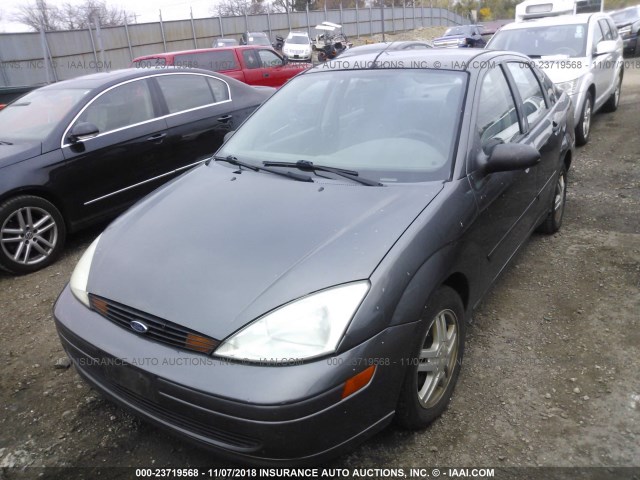1FAFP38Z74W137696 - 2004 FORD FOCUS ZTS GRAY photo 2
