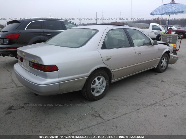 4T1BG22K1VU155067 - 1997 TOYOTA CAMRY CE/LE/XLE 金色 照片 4