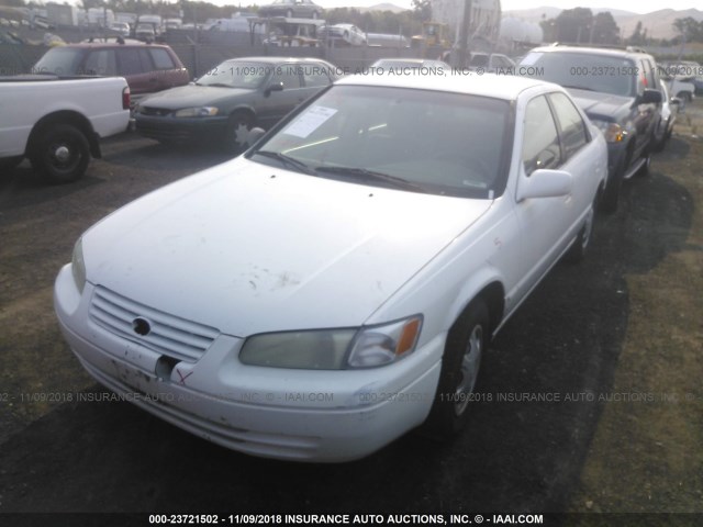 JT2BG22K5W0178373 - 1998 TOYOTA CAMRY CE/LE/XLE 白色 照片 2