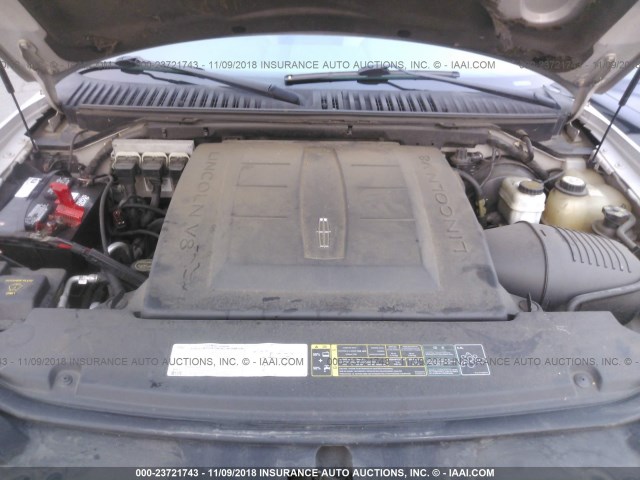 5LMFU28505LJ22303 - 2005 LINCOLN NAVIGATOR Күміс фото 10