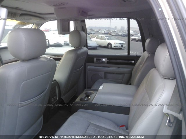 5LMFU28505LJ22303 - 2005 LINCOLN NAVIGATOR Күміс фото 8
