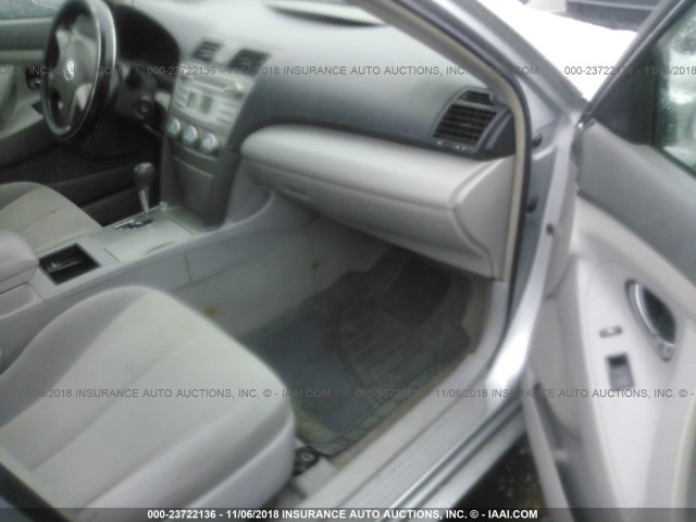 4T1BK46KX7U504265 - 2007 TOYOTA CAMRY NEW GENERAT  SILVER photo 5