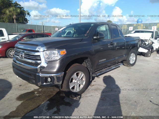 5TFRM5F13HX121701 - 2017 TOYOTA TUNDRA DOUBLE CAB SR/SR5 GRAY photo 2