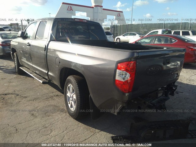5TFRM5F13HX121701 - 2017 TOYOTA TUNDRA DOUBLE CAB SR/SR5 GRAY photo 3