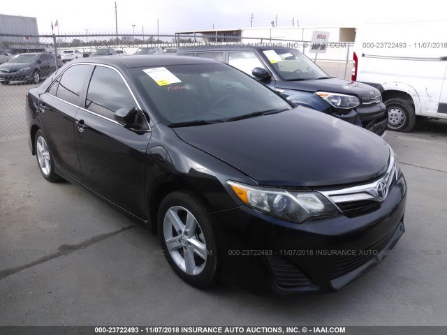 4T1BF1FK3EU869483 - 2014 TOYOTA CAMRY L/SE/LE/XLE Qara foto 1