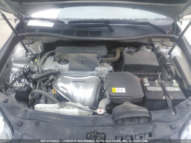 4T1BF1FK4HU375184 - 2017 TOYOTA CAMRY LE/XLE/SE/XSE 银色 照片 10