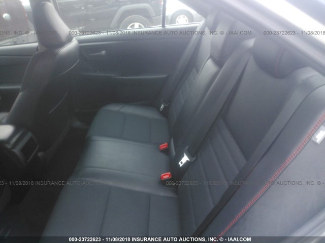 4T1BF1FK4HU375184 - 2017 TOYOTA CAMRY LE/XLE/SE/XSE 银色 照片 8