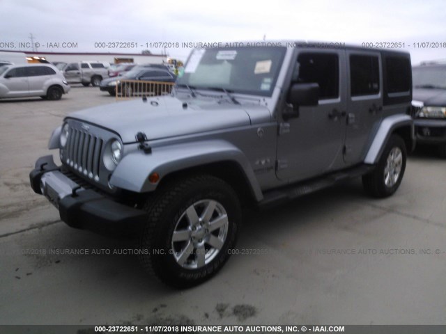 1C4HJWEGXJL851859 - 2018 JEEP WRANGLER UNLIMITE SAHARA GRAY photo 2