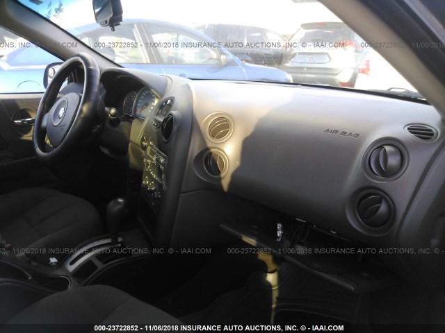 2G2WP522351178017 - 2005 PONTIAC GRAND PRIX შავი ფოტო 5