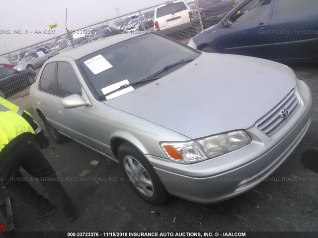 4T1BG22K61U840000 - 2001 TOYOTA CAMRY CE/LE/XLE ვერცხლისფერი ფოტო 1