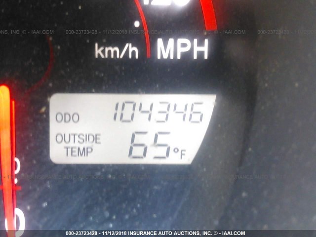 2T1KR32E65C355650 - 2005 TOYOTA COROLLA MATRIX XR GRAY photo 7