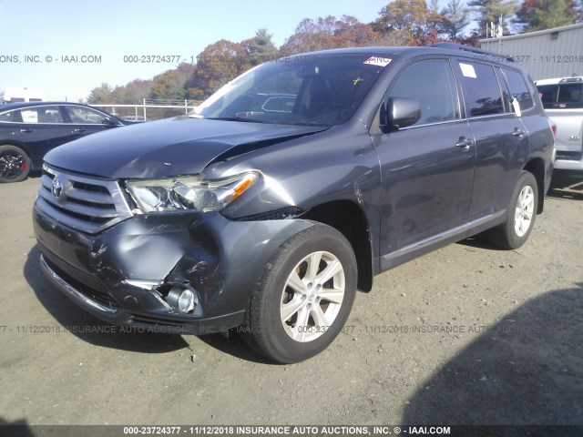 5TDBK3EH9DS207573 - 2013 TOYOTA HIGHLANDER PLUS/SE GRAY photo 2