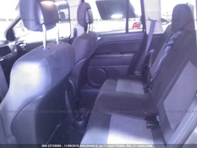 1C4NJDEB9CD662211 - 2012 JEEP COMPASS LATITUDE 灰色 照片 8