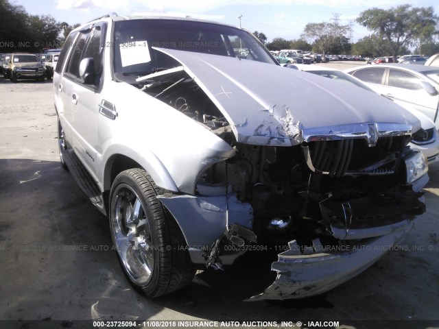 5LMFU28A7YLJ33669 - 2000 LINCOLN NAVIGATOR Сұр фото 1