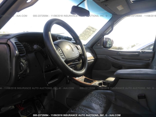 5LMFU28A7YLJ33669 - 2000 LINCOLN NAVIGATOR Сұр фото 5