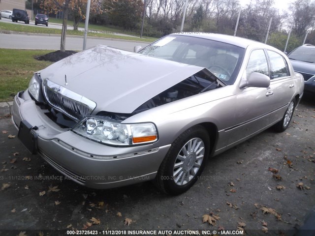 1LNHM81W63Y704486 - 2003 LINCOLN TOWN CAR EXECUTIVE TAN photo 2