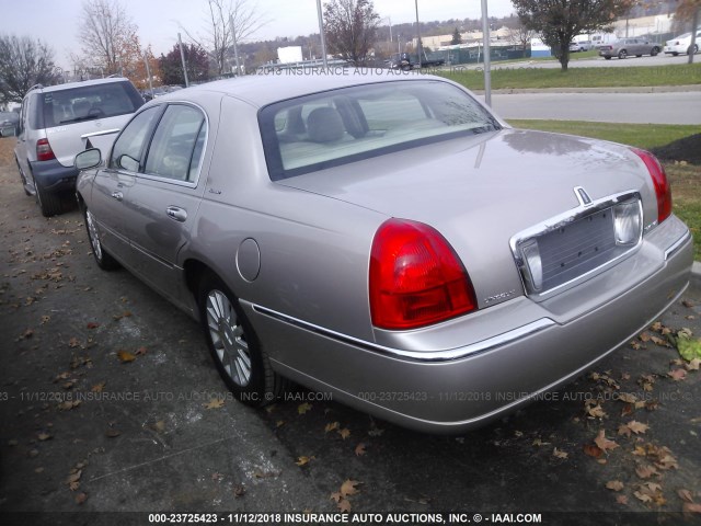 1LNHM81W63Y704486 - 2003 LINCOLN TOWN CAR EXECUTIVE TAN photo 3