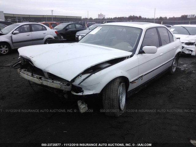 WBAGF8324WDL54045 - 1998 BMW 740 I AUTOMATIC WHITE photo 2