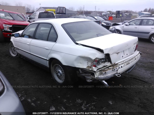 WBAGF8324WDL54045 - 1998 BMW 740 I AUTOMATIC WHITE photo 3