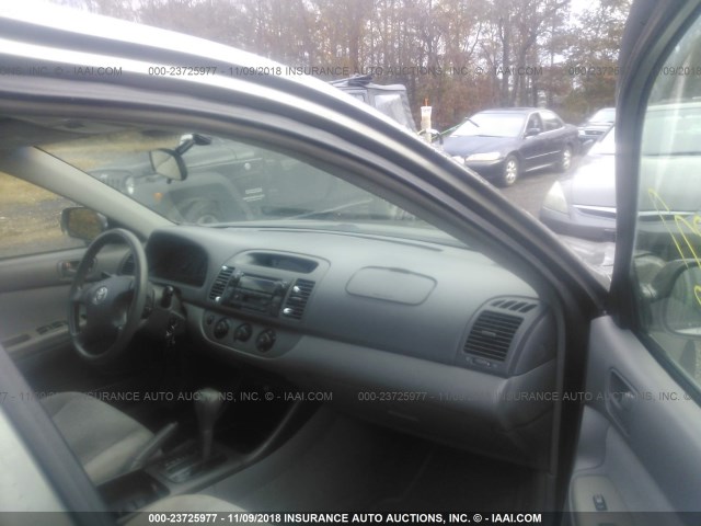 4T1BE32K54U813841 - 2004 TOYOTA CAMRY LE/XLE/SE GRAY photo 5