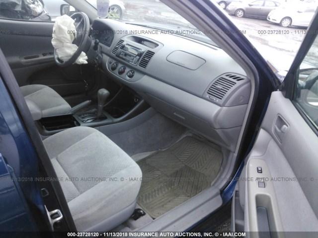 4T1BE32K84U355423 - 2004 TOYOTA CAMRY LE/XLE/SE BLUE photo 5