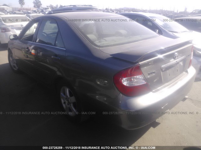 4T1BE32K54U803889 - 2004 TOYOTA CAMRY LE/XLE/SE GRAY photo 3