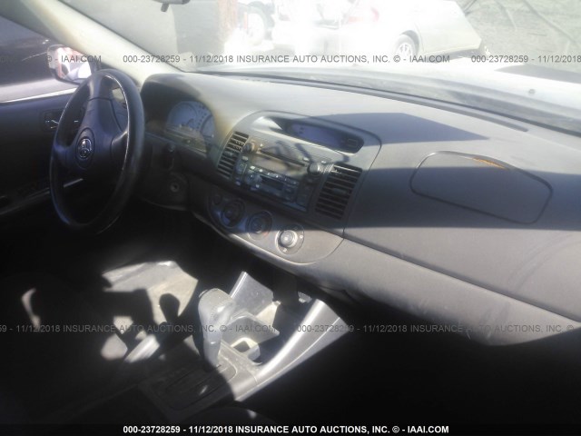 4T1BE32K54U803889 - 2004 TOYOTA CAMRY LE/XLE/SE GRAY photo 5