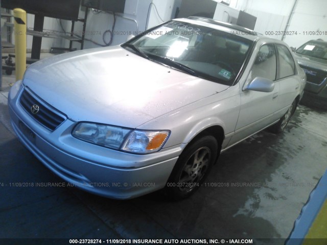 4T1BF22K6YU103683 - 2000 TOYOTA CAMRY LE/XLE Бежевый фото 2
