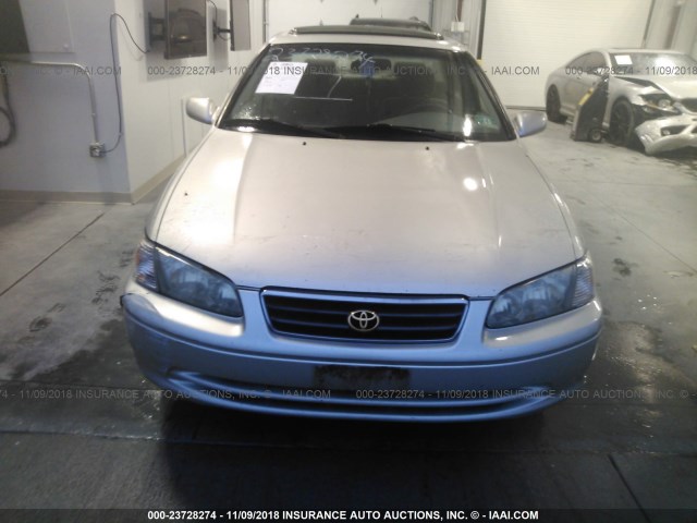 4T1BF22K6YU103683 - 2000 TOYOTA CAMRY LE/XLE Бежевый фото 6