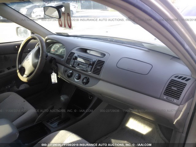 4T1BE32K24U937890 - 2004 TOYOTA CAMRY LE/XLE/SE GOLD photo 5