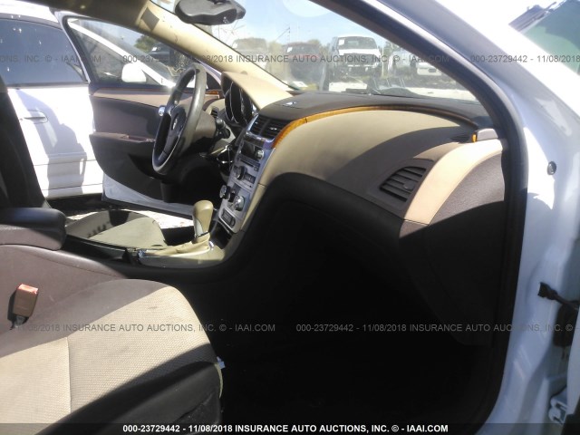 1G1ZC5E17BF252673 - 2011 CHEVROLET MALIBU 1LT WHITE photo 5