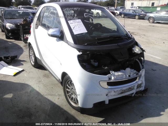 WMEEJ3BA8BK419684 - 2011 SMART FORTWO PURE/PASSION WHITE photo 1